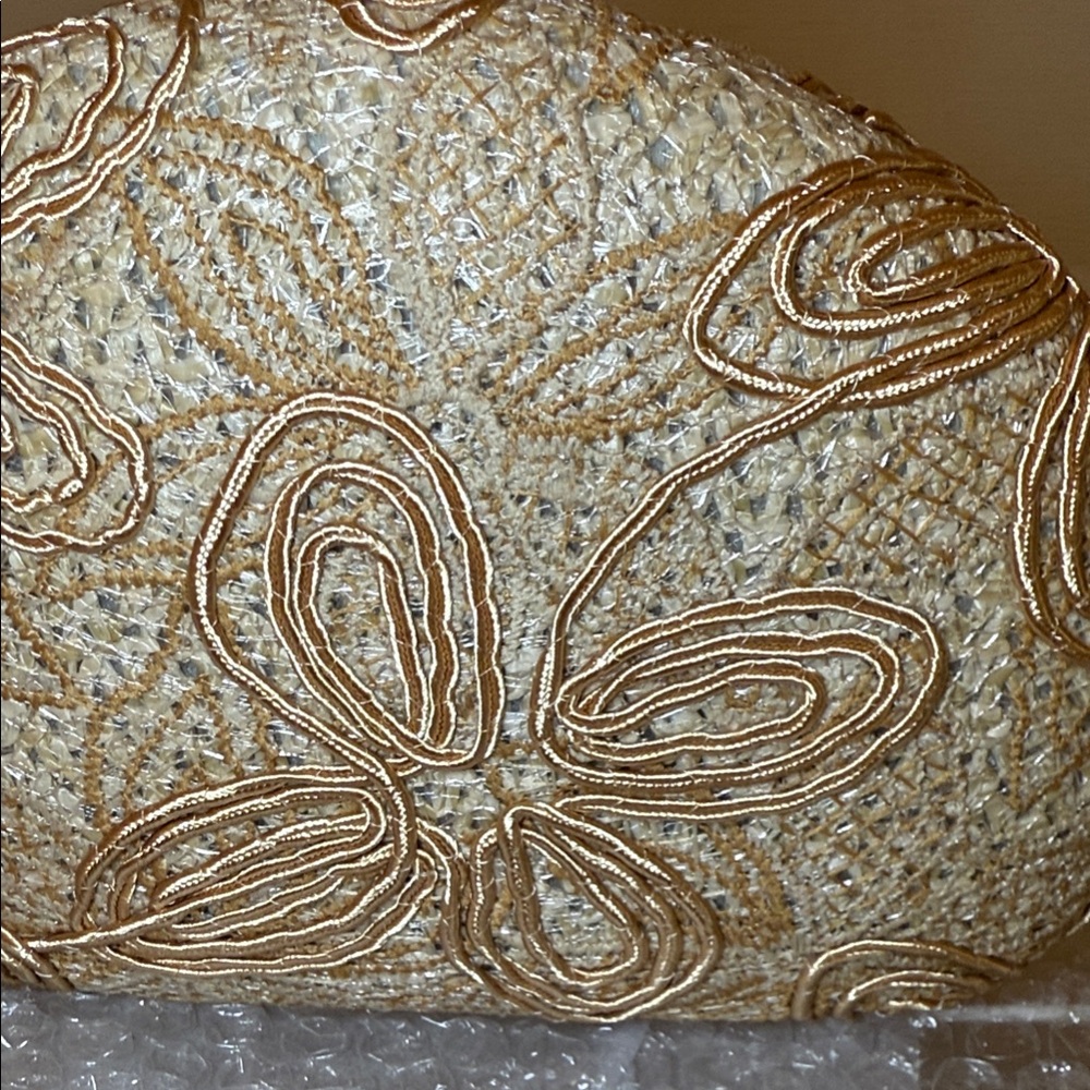 Elegant Brocade Clutch - Picture 2 of 6